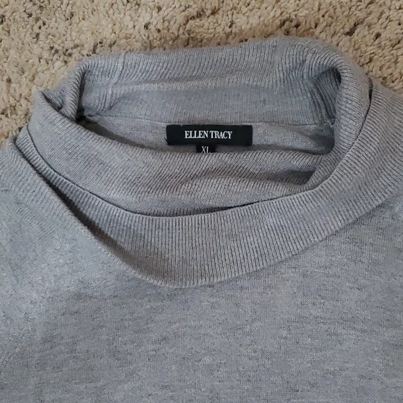 Ellen Tracy Grey Sweater✨️ - Picture 2 of 6